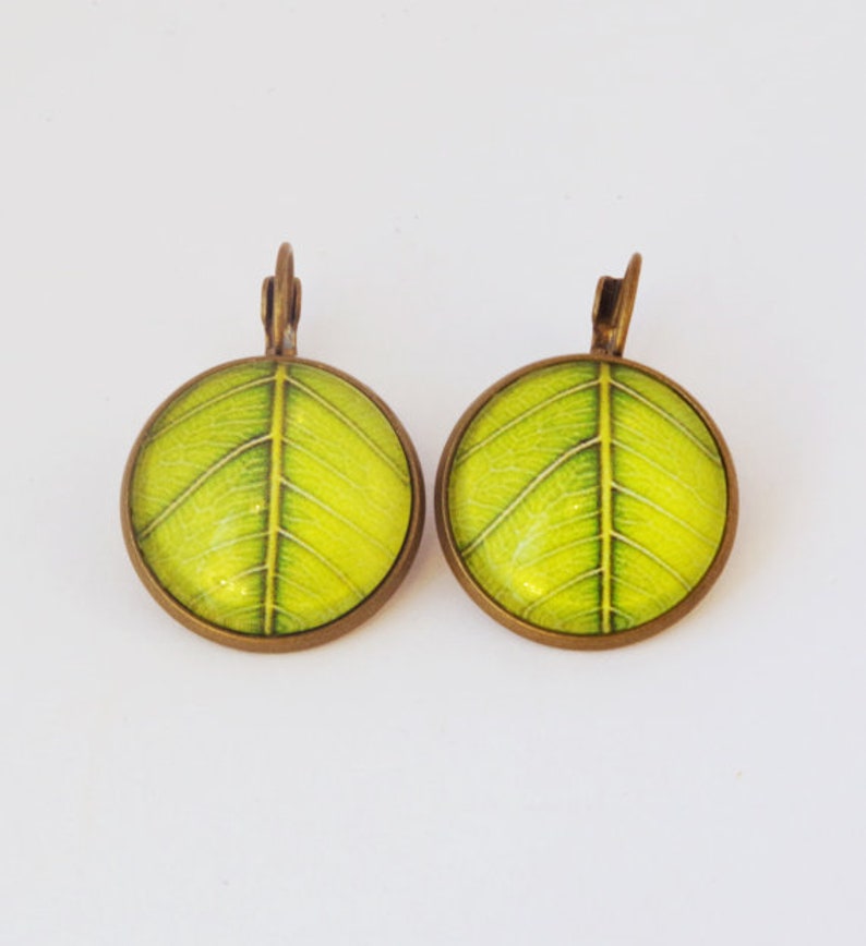Green dangle earring Green leaf earrings Mothers day gift for mom Boho jewelry Botanical earrings Bronze jewelry Nature earrings Bohemian
