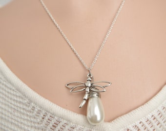 Dragonfly and Pearls necklace , Dragonfly silver  jewelry , Anniversary gift for her , Wedding Jewelry Girlfriend gift