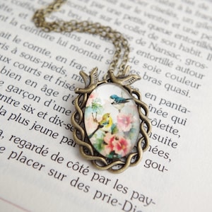 Birds necklace  Vintage Style Retro This Bird Cameo Necklace Bird Illustration Pendant  Animal Necklace  Gift  for her Necklace