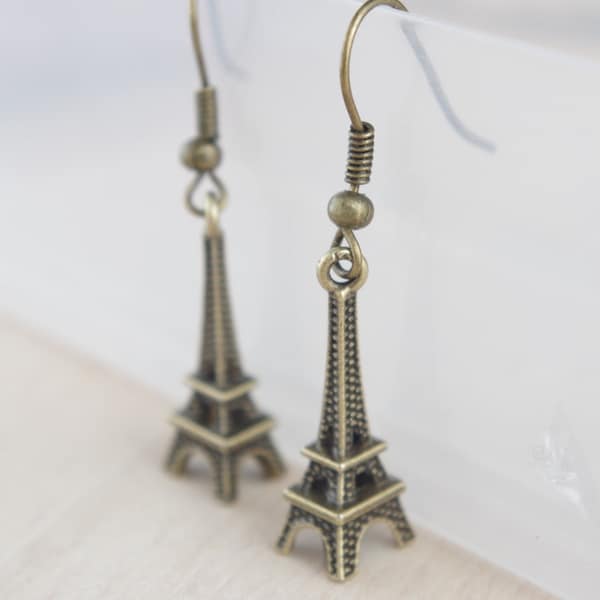 Boucles d'oreilles Tour Eiffel en bronze Dangle Boucles d'oreilles Bijoux Tour Eiffel Boucles d'oreilles Français Bijoux Paris Boucles d'oreilles en bronze antique Cadeau pour elle