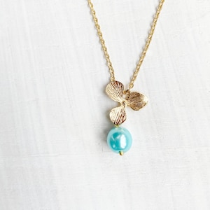Orchid necklace Gold flower jewelry Wedding jewelry Christmas gift for mom Bridesmaid gift for women Pearl jewelry
