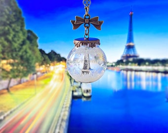 Boule à neige paysage d'hiver collier Tour Eiffel Paris Bijoux Globe en verre Terrarium bijoux Cadeau pour elle