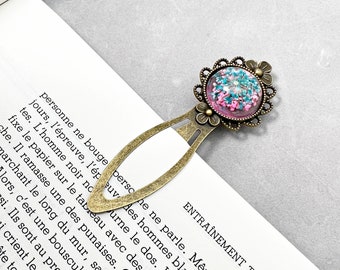 Bookmark with natural flower cameos , custom  metal bookmark, handmade,  Ideal Gift for lover of reading