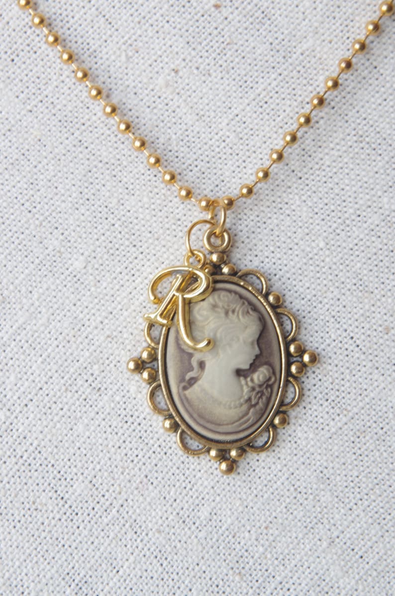 Collier camée femme victorienne personnalisé Lady camée bijoux fille camée pendentifs en laiton Antique cadeau romantique pour elle image 3