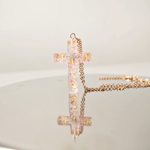 Kruisketting hars bloem: gouden bloemen christelijke sieraden