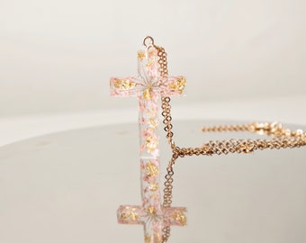 Gold Kreuz Halskette Frauen Сross mit Blumen in Harz Schmuck Сross Jesus Gedenkstätte Brautschmuck Weihnachtsgeschenk für sie