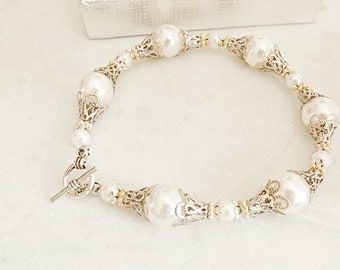 White pearl bracelet Wedding bracelet Wedding Jewelry Flower girl bracelet Brides Bracelet Handmade Accessories