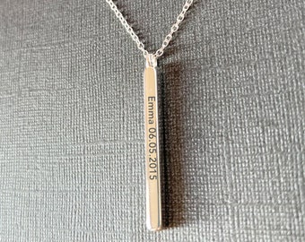 Personalisierte Bar gravierte Halskette Benutzerdefinierter Name vertikale Bar Schmuck Muttertagsgeschenke für Mutter Made in France minimalistischer Schmuck für Frauen