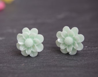 Fleur verte boucles d’oreilles Stud boucles d’oreilles fleur boucles d’oreilles fleur verte Post fille de fleur boucles d’oreilles fleur verte clous Shabby Chic cadeau