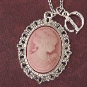 Collier camée rose Bijoux lettre argent Bijoux personnalisés Lady cameo Pendentif Cadeau de Noël pour son style vintage lettre Bijoux image 8