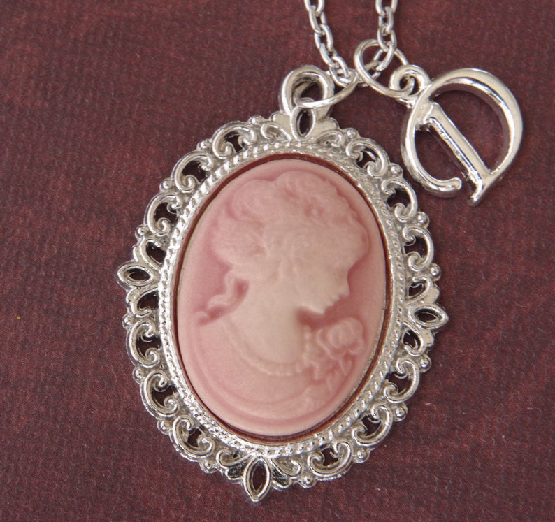 Collier camée rose Bijoux lettre argent Bijoux personnalisés Lady cameo Pendentif Cadeau de Noël pour son style vintage lettre Bijoux image 8