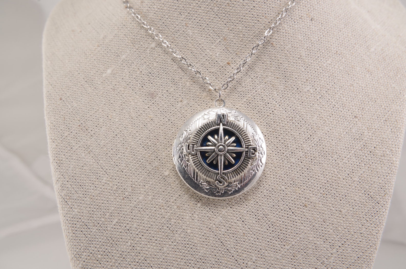 Compass locket necklace Clearance