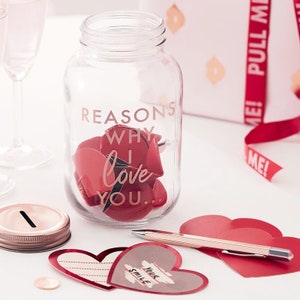  Personalized Handcrafted 52 Reasons Why I Love You Jar (Glass): Sentimental  Gifts for Boyfriend or Love Gifts for Girlfriend and Cute Couple Things for  Him and Her : Home & Kitchen