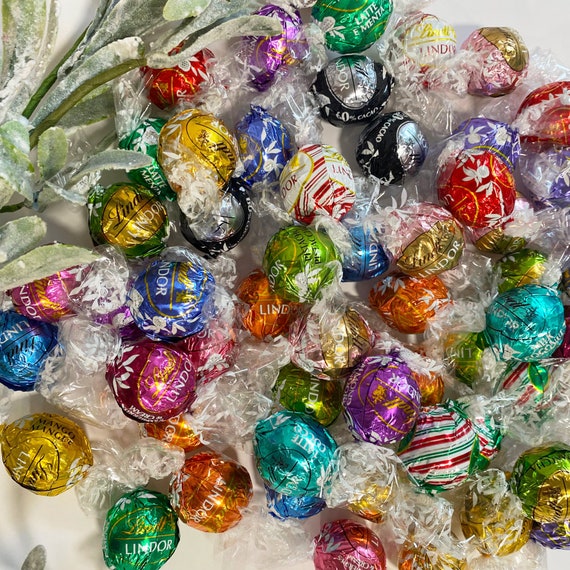 Lindt LINDOR Holiday Assorted Peppermint Chocolate Maroc