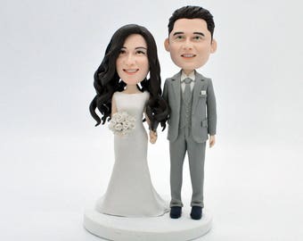 Topo de bolo de casamento personalizado: Noivos, animais de estimação e figuras em miniatura.