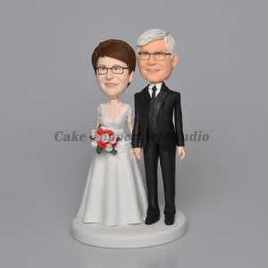wedding caketopper,Anniversary cake topper Wedding topper,Cake topper for wedding,Anniversary bobble head,Wedding cake topper with dog,