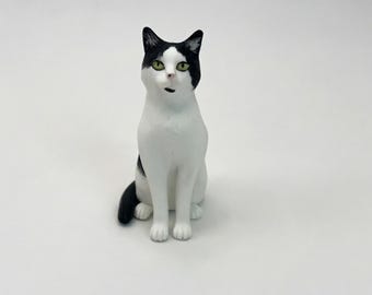 Personalized Pet Wedding Cake Topper: Custom Dog & Cat Figurine