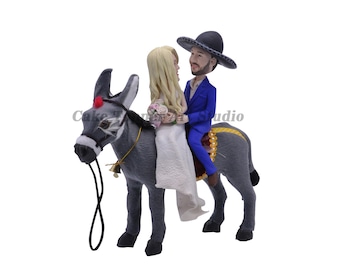 wedding cake topper, personalized cake topper, Bride and groom cake topper, bobblehead caketopper ,Cake Toppers custom caketopper with horse