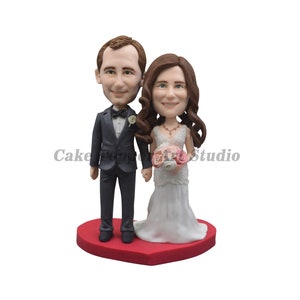 wedding cake topper, personalized cake topper, Bride and groom cake topper, bobblehead cake topper ,Cake Toppers custom cake topper