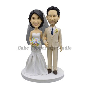 wedding cake topper, personalized cake topper, Bride and groom cake topper, bobblehead cake topper ,Cake Toppers custom cake topper