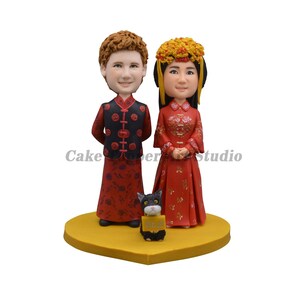 wedding cake topper, personalized cake topper, Bride and groom cake topper, bobblehead cake topper ,Cake Toppers custom cake topper