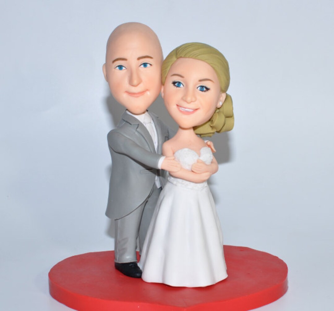 Custom Wedding Cake Topper: Bride and Groom Figurine - Etsy