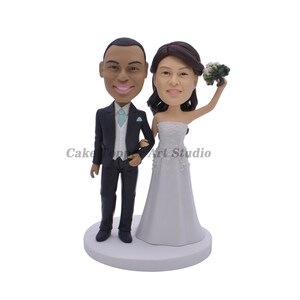 wedding cake topper, personalized cake topper, Bride and groom cake topper, bobblehead cake topper ,Cake Toppers custom cake topper