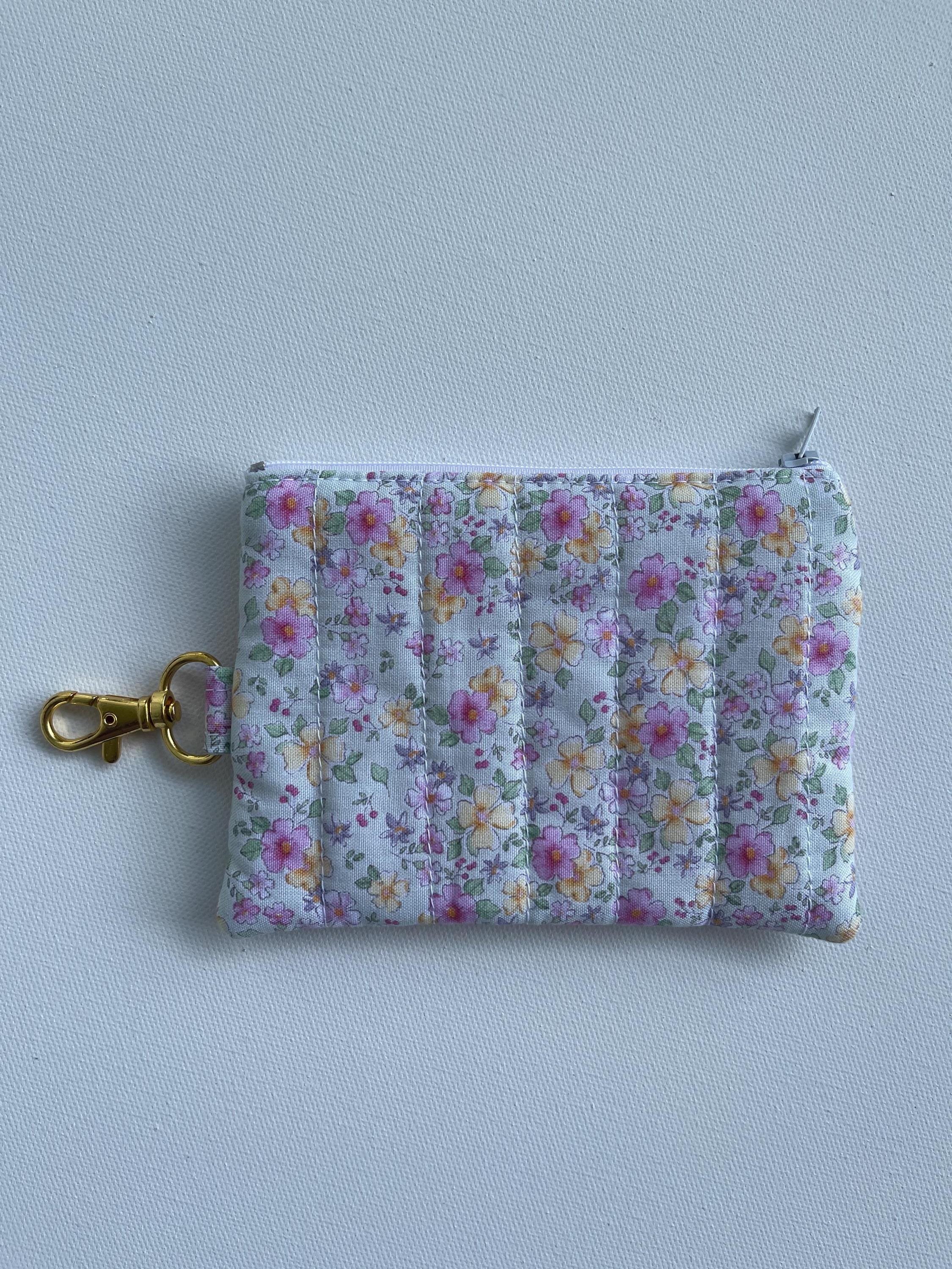 花柄キルティングキーホルダーウォレット：ハンドメイドコットンジッパーポーチ - Etsy 日本