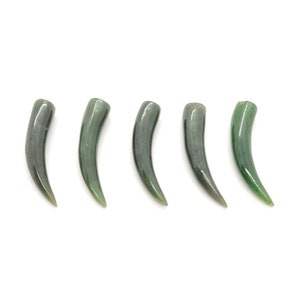 Nephrite Jade ( Natural) Horn Pendant, No Hole, Approximately 7mm x 30mm, Green Gemstone Horn Tusk for Pendant, 1 Piece