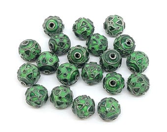 Grüne Cloisonne Perlen mit Dreieck-Design, 10 mm, 20 Stück Metall Emaille Perlen, Vintage , Boho Hippie Perlen, Ungewöhnliche Perlen, CL-92