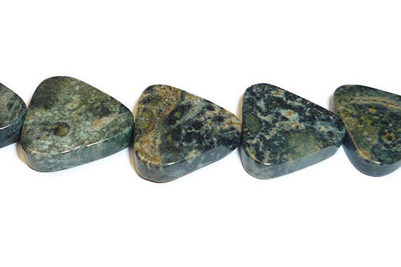 Green Edge Jasper (natural) A Grade, Triangle Gemstone Beads - 12mm ...