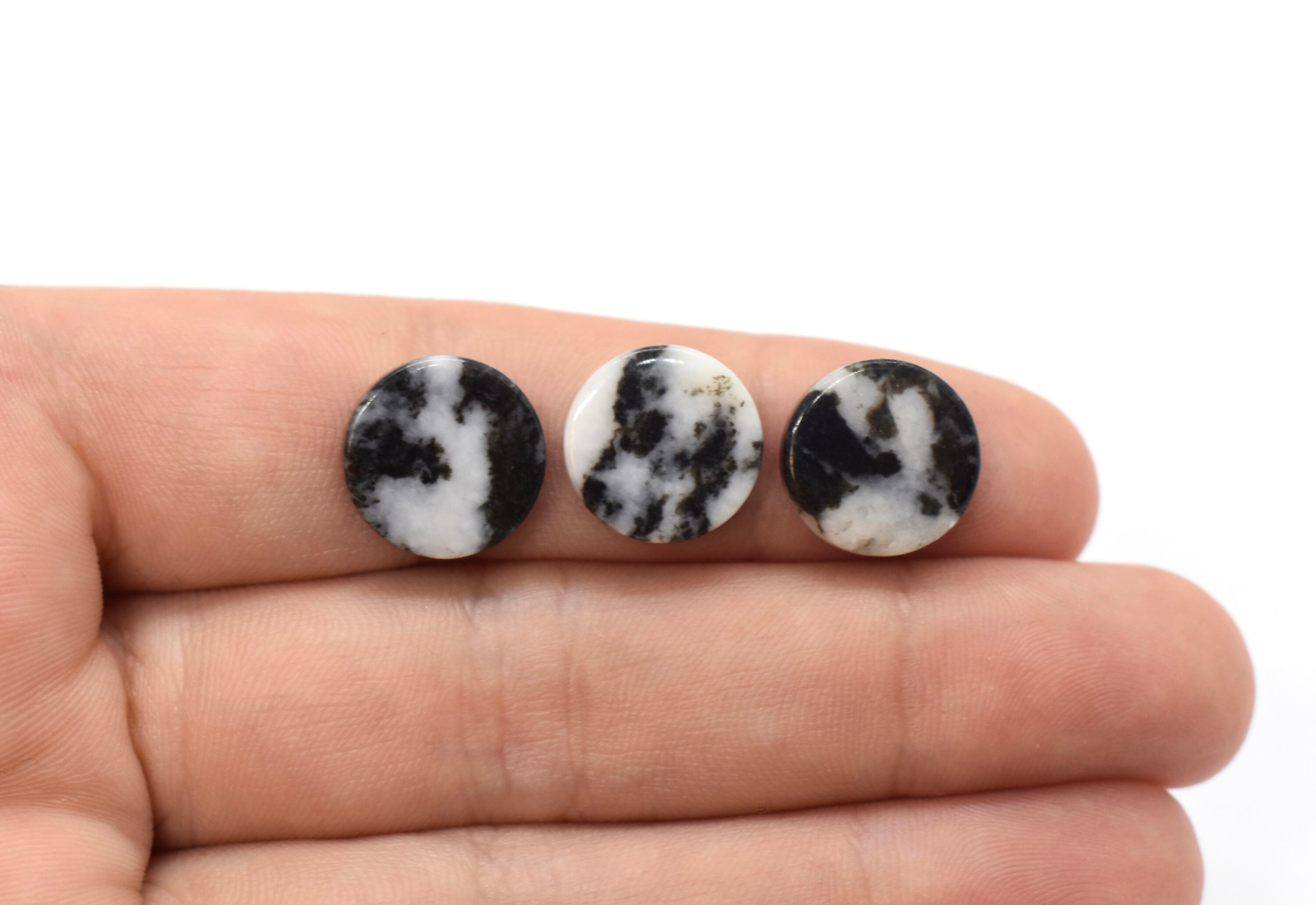 Black and White African Zebra Jasper Gemstone Beads. Full 15 Strands  Available in 2 Shapes: 14mm Coin and 14mm Square. Black & White Stone. -   Finland