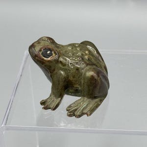 Vtg Ceramic Hand Painted Green Frog Figurine Amphibians Fairy Garden 2.5&quot; READ