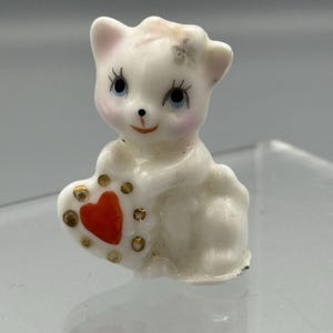 Vintage Kitschy Anthropomorphic Cat Holding Red Heart Figurine Love Romance