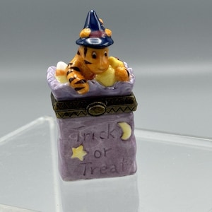 Vtg Disney Halloween Trick or Treat Bag Tigger Hinged Trinket Box Design by MCF