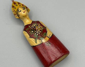 Vtg Rosyjska drewniana ręcznie malowana rzeźbiona dama ozdoba świąteczna kwiaty sztuki ludowej