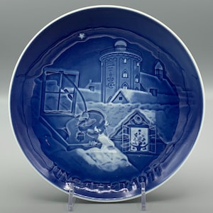 1977 Bing & Grondahl Blue and White Christmas Collector Plate Copenhagen Christmas Denmark