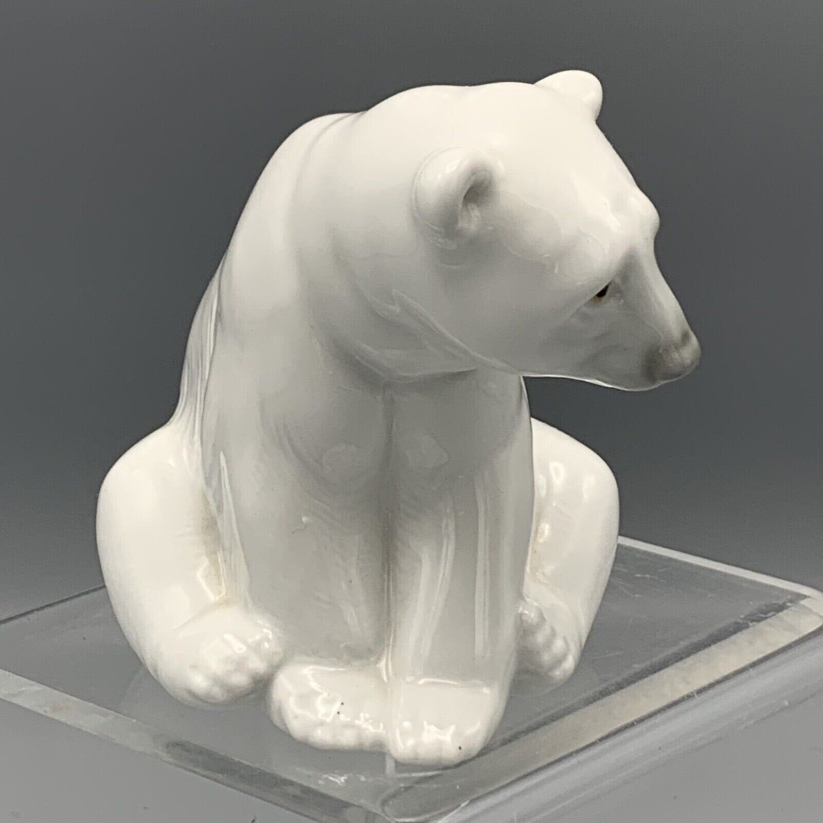 Vintage Lladro Seated Polar Bear Porcelain Figurine Spain Daisa