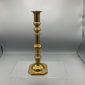 Candelabro vintage de latón individual con base cuadrada de 25 cm, decoración de acento MCM