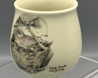 Jardinière votive Vtg Nest Grive musicienne et jeune garrette Webb and Bower Ltd