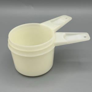 Tupperware vintage 2 tazze graduate bianche sostitutive 2/3 cp 3/4 cp LEGGI