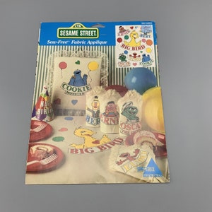 Vtg Sesame Street Sew Free Fabric Applique 502 Names Big Bid Elmo Bert Ernie NOS