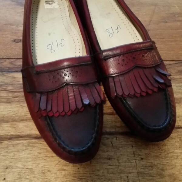 Vintage Cole Haan Leather Fringe Loafer Cordovan Burgundy Wine Oxblood Brown Womens 8.5N Mens 7.5N Shoes Flats Classic Penny Tassel Preppy