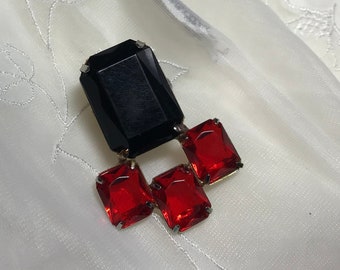 Ben jij niet Deco Pin! Vintage Art Deco stijl rood en zwart glas stenen pin broche