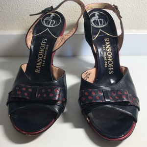 Pump it Up in Polka Dots Vintage 1940/50s Ransohoffs Slingback Pumps Navy w/Red Polka Dot Bow Size 7M image 2