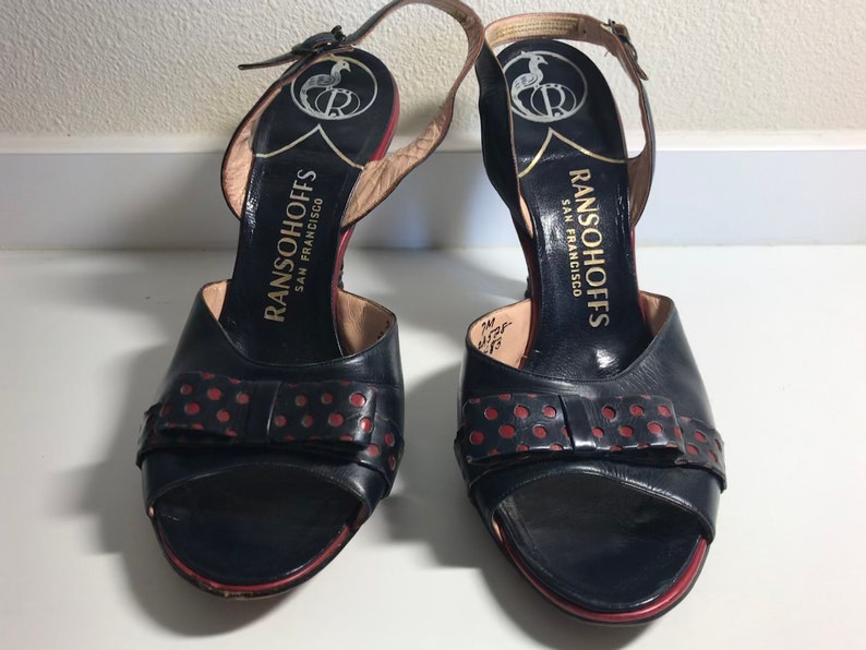 Pump it Up in Polka Dots Vintage 1940/50s Ransohoffs Slingback Pumps Navy w/Red Polka Dot Bow Size 7M image 2