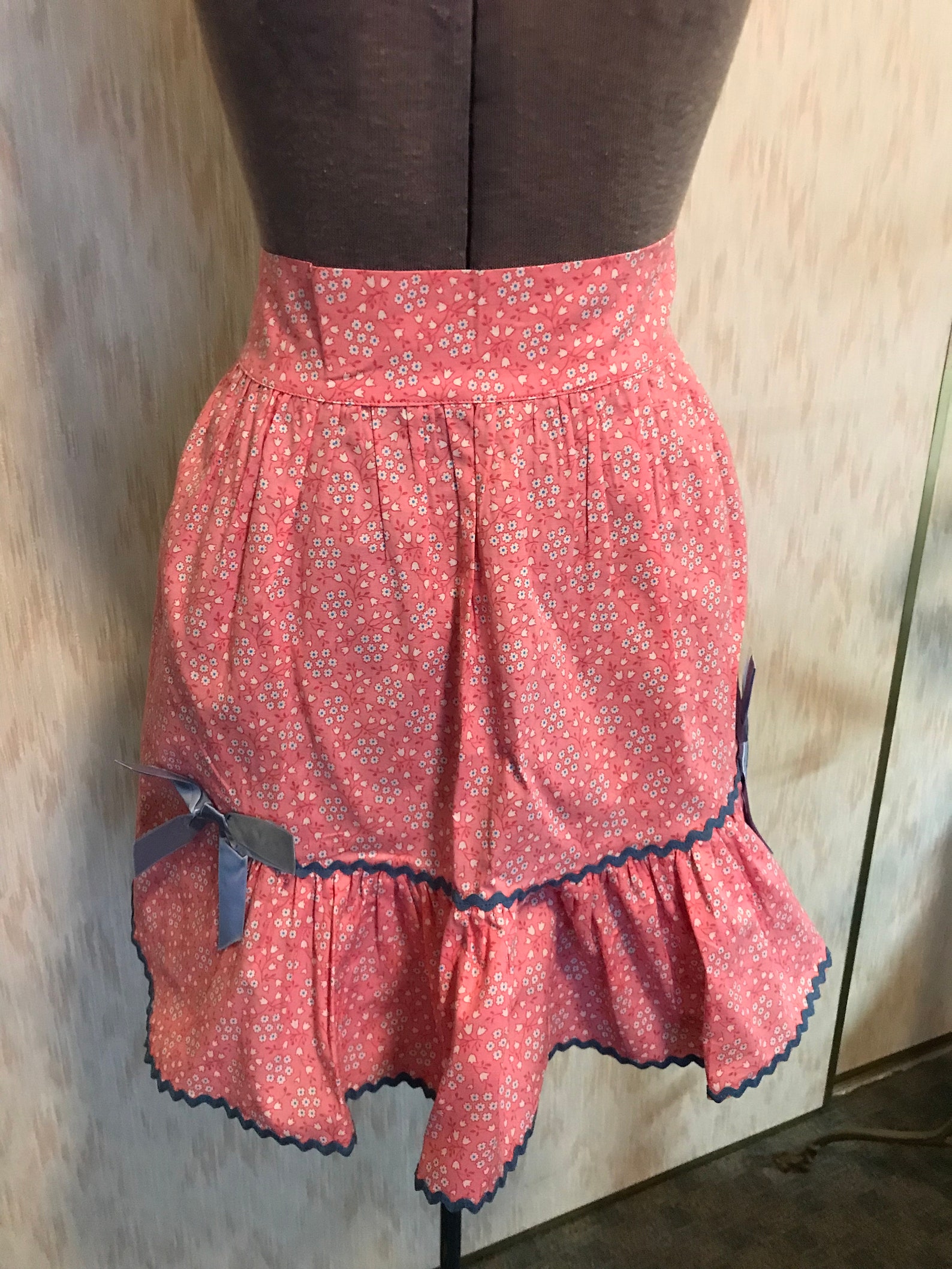 Vintage Pink Cotton Floral W/ric Rac Ruffles and Bows Etsy