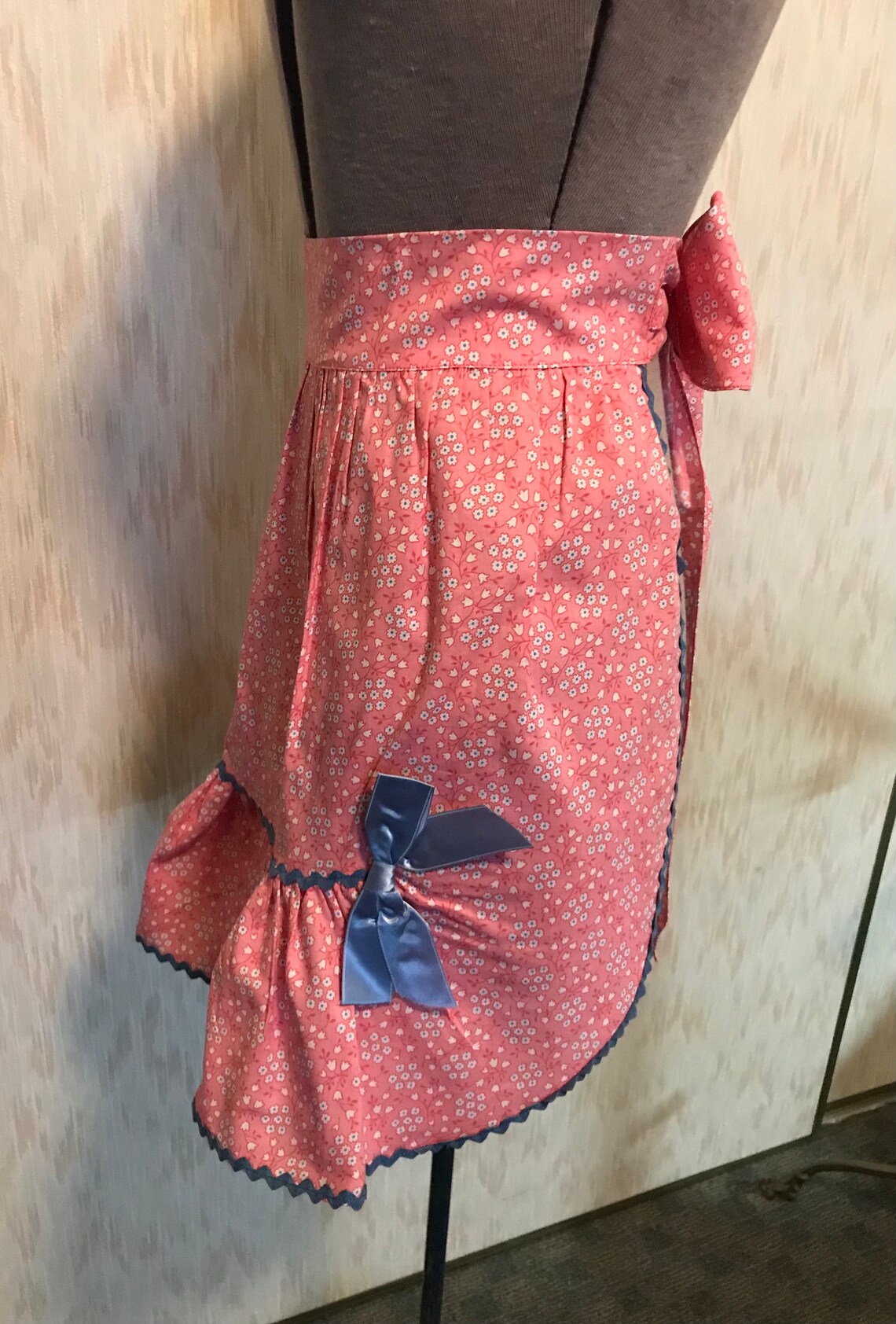 Vintage Pink Cotton Floral W/ric Rac Ruffles and Bows Etsy