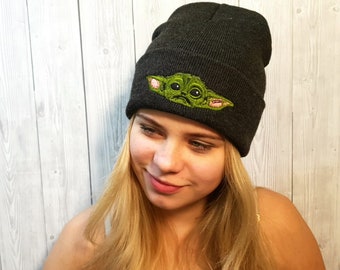 Embroidered Alien Beanie: Cozy Sci-Fi Winter Hat