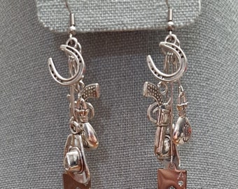 Red Dead Redemption Dangle Earrings (Various Options)